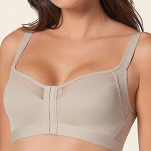 Leonisa Lightly Lined Wireless Posture Corrector Bra